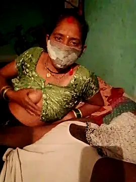 CUTE-004 online show from October 2025 03:51:02 PM