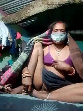 CUTE-004 online show from November 2025 07:57:02 PM