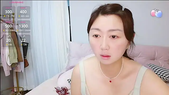 Snapshot of Diva_VVN chatting on June 2026 12:05:02 AM Diva VVN online show from June 2026 12:05:02 AM