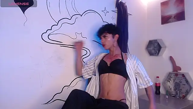 Trinity Knox online show from November 2025 04:07:02 PM