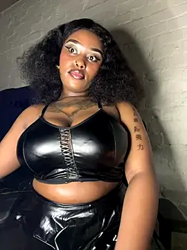 Snapshot of QUEEN_NOBUHLE_777 chatting on October 2025 05:48:02 PM QUEEN NOBUHLE 777 online show from October 2025 05:48:02 PM