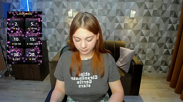 AnnaStills online show from November 2025 01:23:01 PM