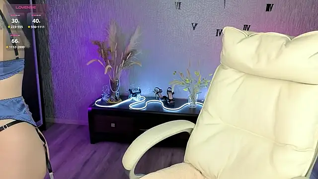 NikkiiStill online show from December 2025 06:31:01 AM