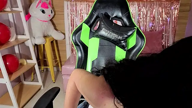 bella vibess s online show from April 2026 12:55:01 PM