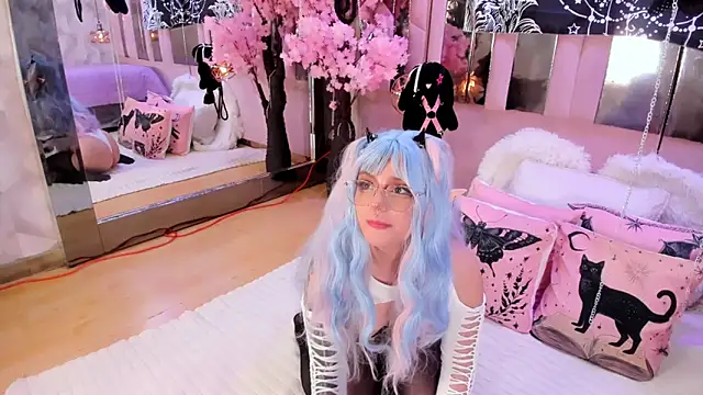 BizzyNoar online show from December 2025 05:58:02 AM