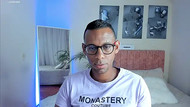 Snapshot of KingEdward_ chatting on October 2025 10:13:01 AM KingEdward online show from October 2025 10:13:01 AM