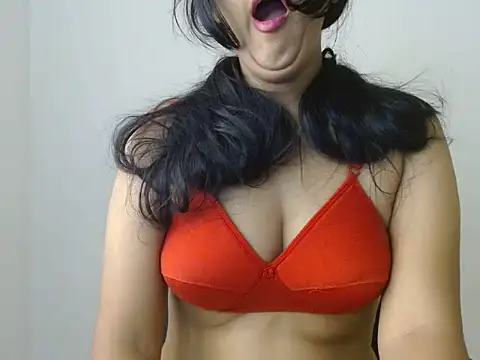 Snapshot of priya_022 chatting on October 2025 03:45:01 AM priya 022 online show from October 2025 03:45:01 AM