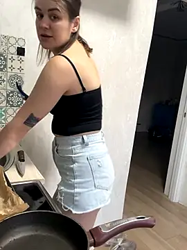 Risky-Flower online show from September 2025 01:24:01 PM