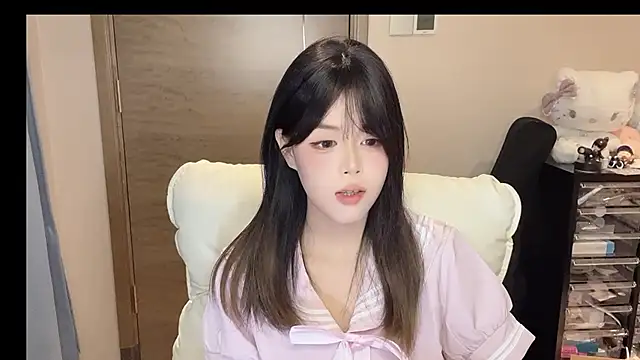 Koi-00 online show from November 2025 04:39:02 PM