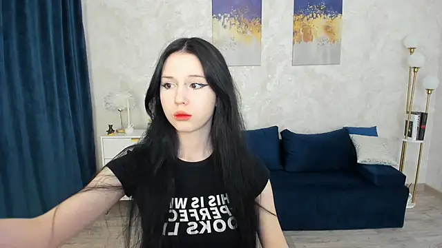 Snapshot of VioletHarme chatting on April 2026 11:37:01 AM VioletHarme online show from April 2026 11:37:01 AM