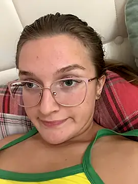 Bellatrisssaa online show from September 2025 08:44:01 PM