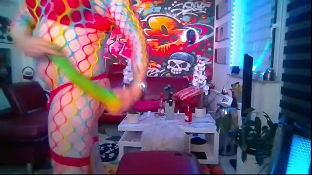 hellgirl1980 online show from May 2026 02:41:01 AM