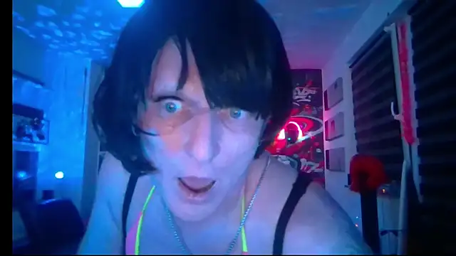 hellgirl1980 online show from June 2026 09:30:02 PM