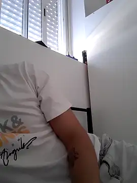 Snapshot of Andr3s69xxx chatting on May 2026 12:45:01 PM Andr3s69xxx online show from May 2026 12:45:01 PM