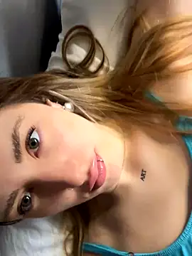 Snapshot of Sashailardi chatting on October 2025 09:48:02 PM Sashailardi online show from October 2025 09:48:02 PM