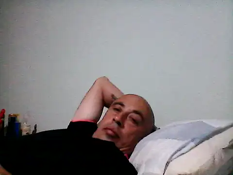 Snapshot of pablocesar1982 chatting on October 2025 04:00:02 AM pablocesar1982 online show from October 2025 04:00:02 AM