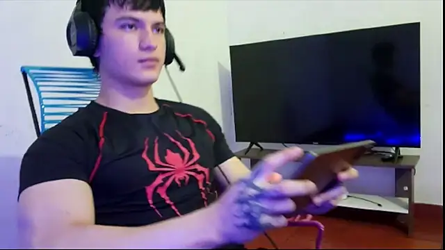 ErickWalton online show from November 2025 04:50:02 AM