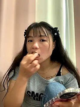 Emlyly-18 online show from September 2025 06:59:01 AM