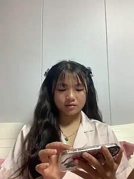 Emlyly-18 online show from September 2025 05:23:02 AM