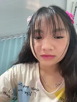 Emlyly-18 online show from October 2025 12:52:02 AM