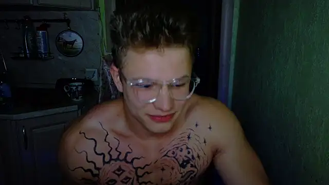 Snapshot of James__Noah chatting on September 2025 10:13:01 PM James  Noah online show from September 2025 10:13:01 PM