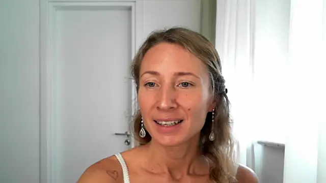 Paevoa online show from November 2025 10:06:01 AM