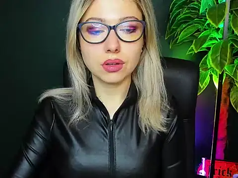 loveHeidi online show from November 2025 05:17:01 AM