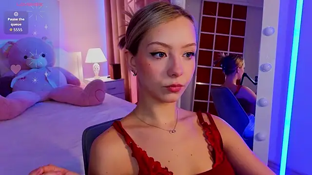 LumMina online show from April 2026 03:13:01 AM