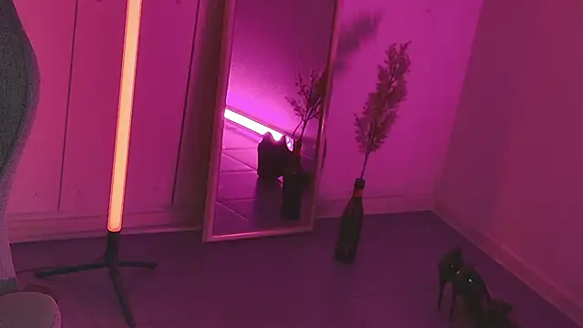 Snapshot of Yoka_paradoXXX chatting on December 2025 05:05:01 AM Yoka paradoXXX online show from December 2025 05:05:01 AM