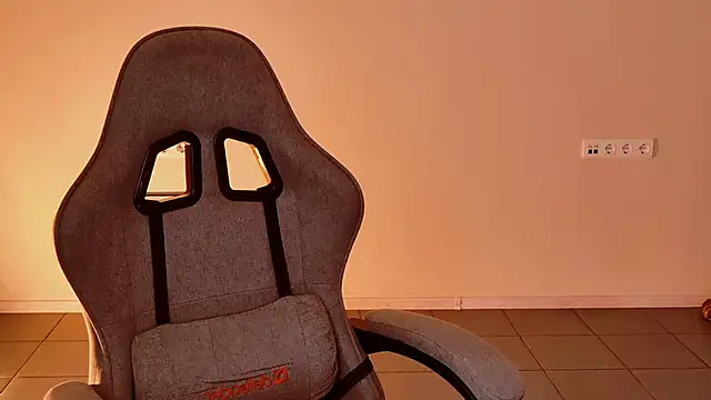 Snapshot of Yoka_paradoXXX chatting on February 2026 09:05:02 AM Yoka paradoXXX online show from February 2026 09:05:02 AM