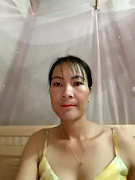 Snapshot of Yumyum_kiw chatting on September 2025 05:42:01 AM Yumyum kiw online show from September 2025 05:42:01 AM