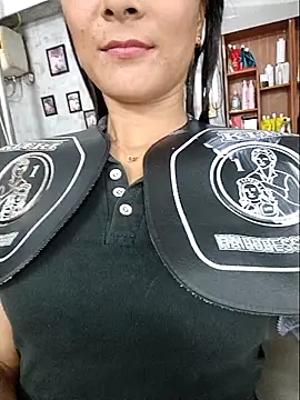 Snapshot of Yumyum_kiw chatting on September 2025 05:56:01 AM Yumyum kiw online show from September 2025 05:56:01 AM