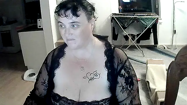 Snapshot of Minou1610 chatting on September 2025 08:03:01 PM Minou1610 online show from September 2025 08:03:01 PM