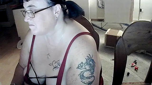 Snapshot of Minou1610 chatting on October 2025 06:48:01 PM Minou1610 online show from October 2025 06:48:01 PM