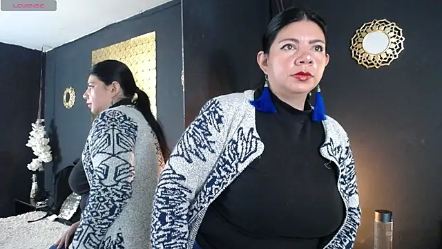 kinky momm online show from October 2025 01:43:02 PM