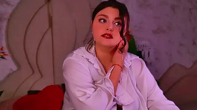 Snapshot of UR_BELLA chatting on October 2025 06:47:01 AM UR BELLA online show from October 2025 06:47:01 AM