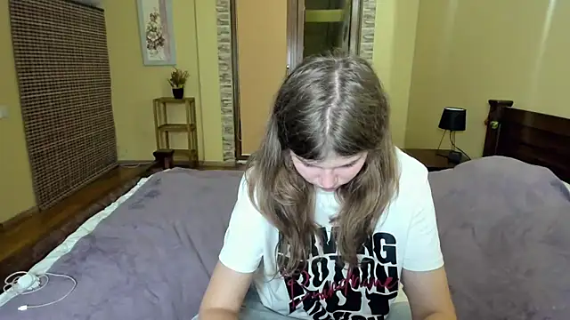 Snapshot of Lilly_Jess chatting on September 2025 06:19:02 PM Lilly Jess online show from September 2025 06:19:02 PM