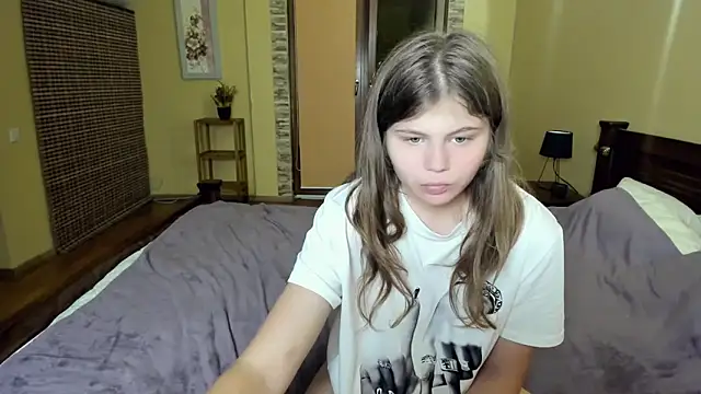Snapshot of Lilly_Jess chatting on September 2025 06:54:01 PM Lilly Jess online show from September 2025 06:54:01 PM