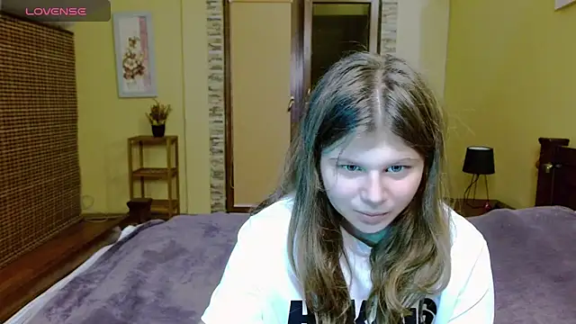 Snapshot of Lilly_Jess chatting on September 2025 06:35:01 PM Lilly Jess online show from September 2025 06:35:01 PM