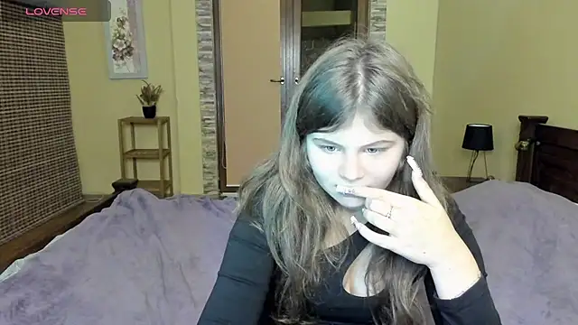 Snapshot of Lilly_Jess chatting on October 2025 07:14:02 PM Lilly Jess online show from October 2025 07:14:02 PM