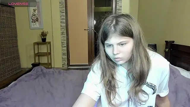 Snapshot of Lilly_Jess chatting on October 2025 06:19:02 PM Lilly Jess online show from October 2025 06:19:02 PM