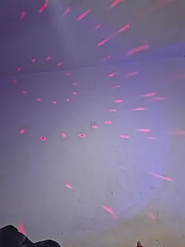 carolinerue online show from April 2026 11:27:01 PM