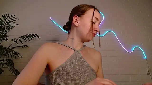 WhitePrincessLuna online show from February 2026 02:22:02 PM