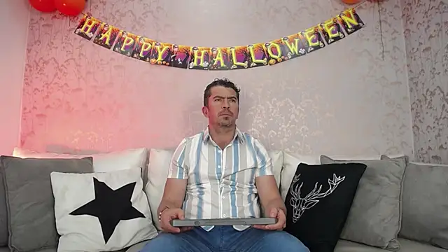 JuanKarloz  online show from October 2025 01:52:02 PM