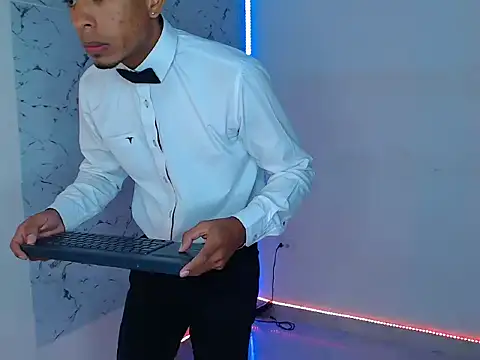 lorian vikel online show from September 2025 11:48:02 PM