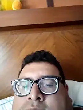 Santiagoqro85 online show from September 2025 03:55:02 PM