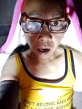 Snapshot of -Xuka-200 chatting on November 2025 10:31:01 PM -Xuka-200 online show from November 2025 10:31:01 PM