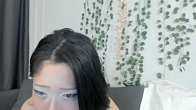 heexhia online show from October 2025 02:01:02 AM