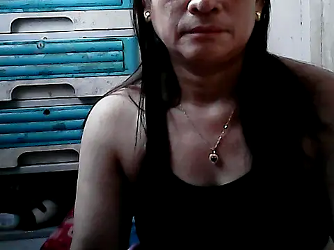 Snapshot of yoursPinayMama1682 chatting on October 2025 11:13:01 PM yoursPinayMama1682 online show from October 2025 11:13:01 PM