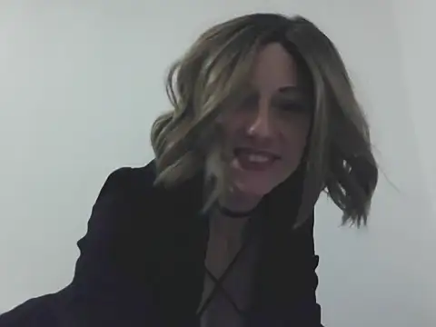 Snapshot of MadMadelin chatting on October 2025 12:41:01 AM MadMadelin online show from October 2025 12:41:01 AM